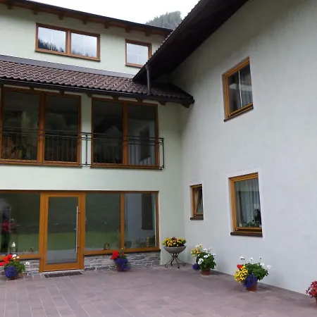 Gastehaus Gruber 招待所